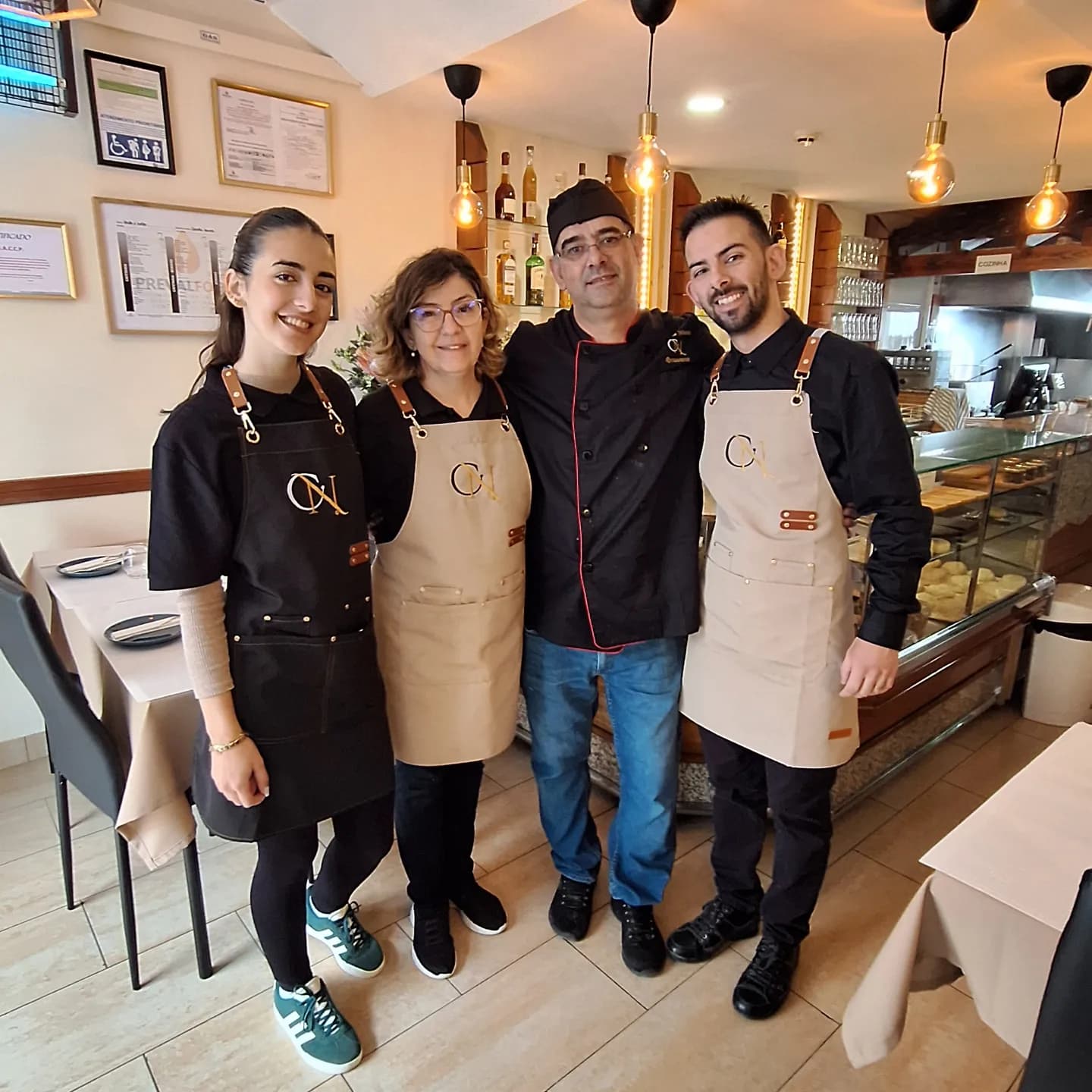 A família Nunes reunida no restaurante